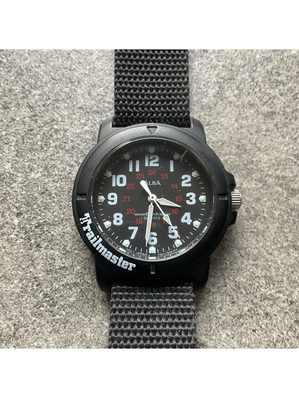 Vintage ALBA Womens Trailmaster Womens Watch 32mm Black Resin Case Bin U